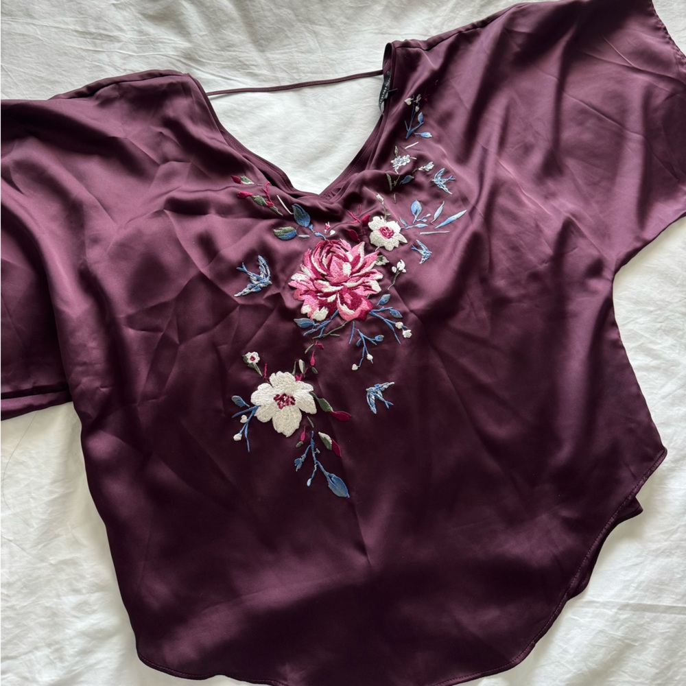 White House Black Market Burgundy Floral Top